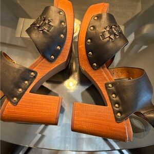 White Mountain Black and Brown Mules Comfortable Clogs NWOB size 10